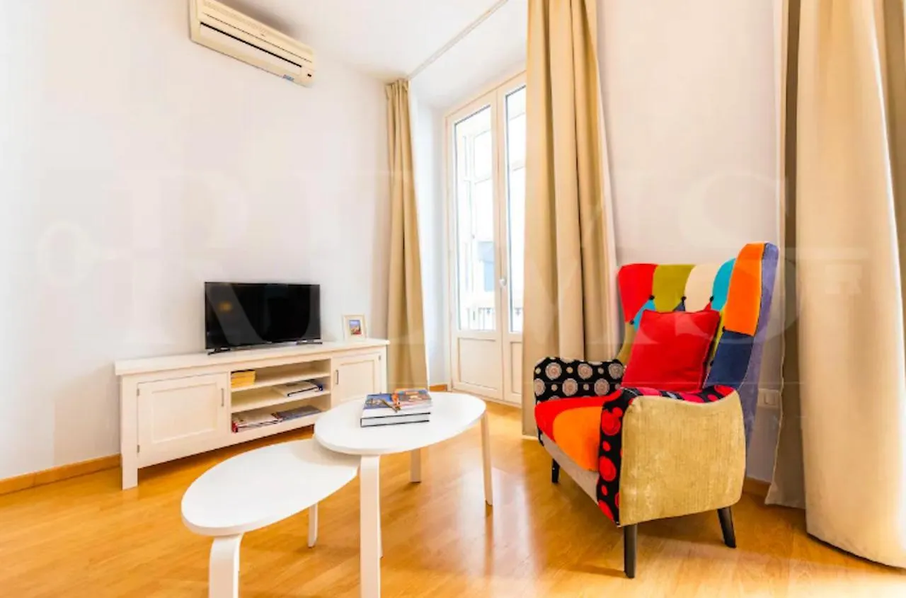 Holidays2Malaga Capitan Studio Renovated With Patio & Balconies In The City Center ספרד
