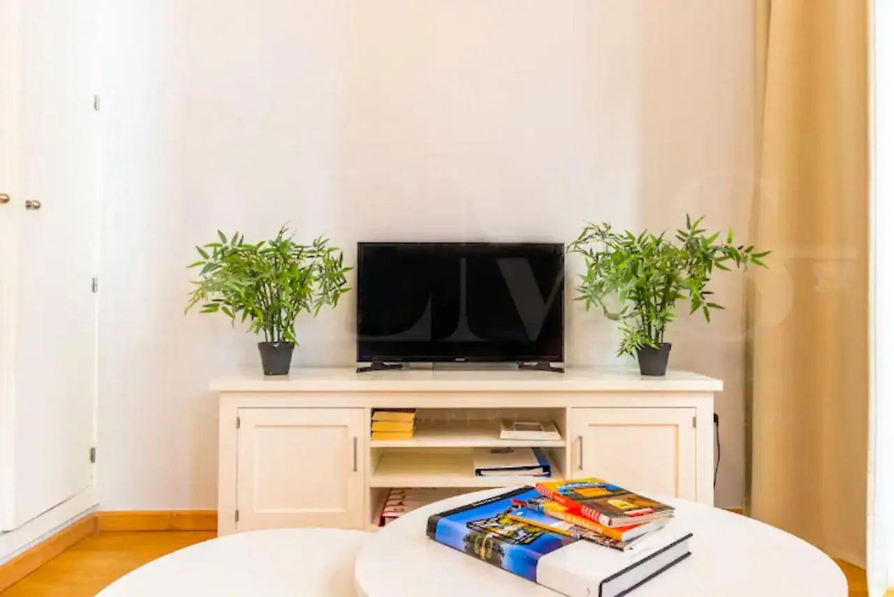 Holidays2Malaga Capitan Studio Renovated With Patio & Balconies In The City Center Malaga