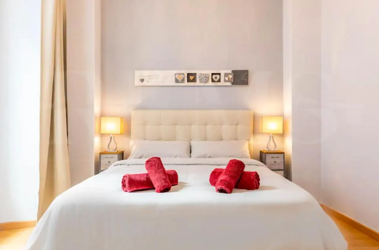Holidays2Malaga Capitan Studio Renovated With Patio & Balconies In The City Center 0*, Malaga