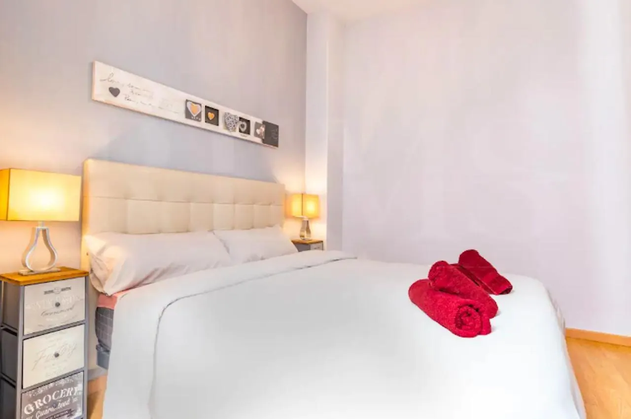Holidays2Malaga Capitan Studio Renovated With Patio & Balconies In The City Center Apartment