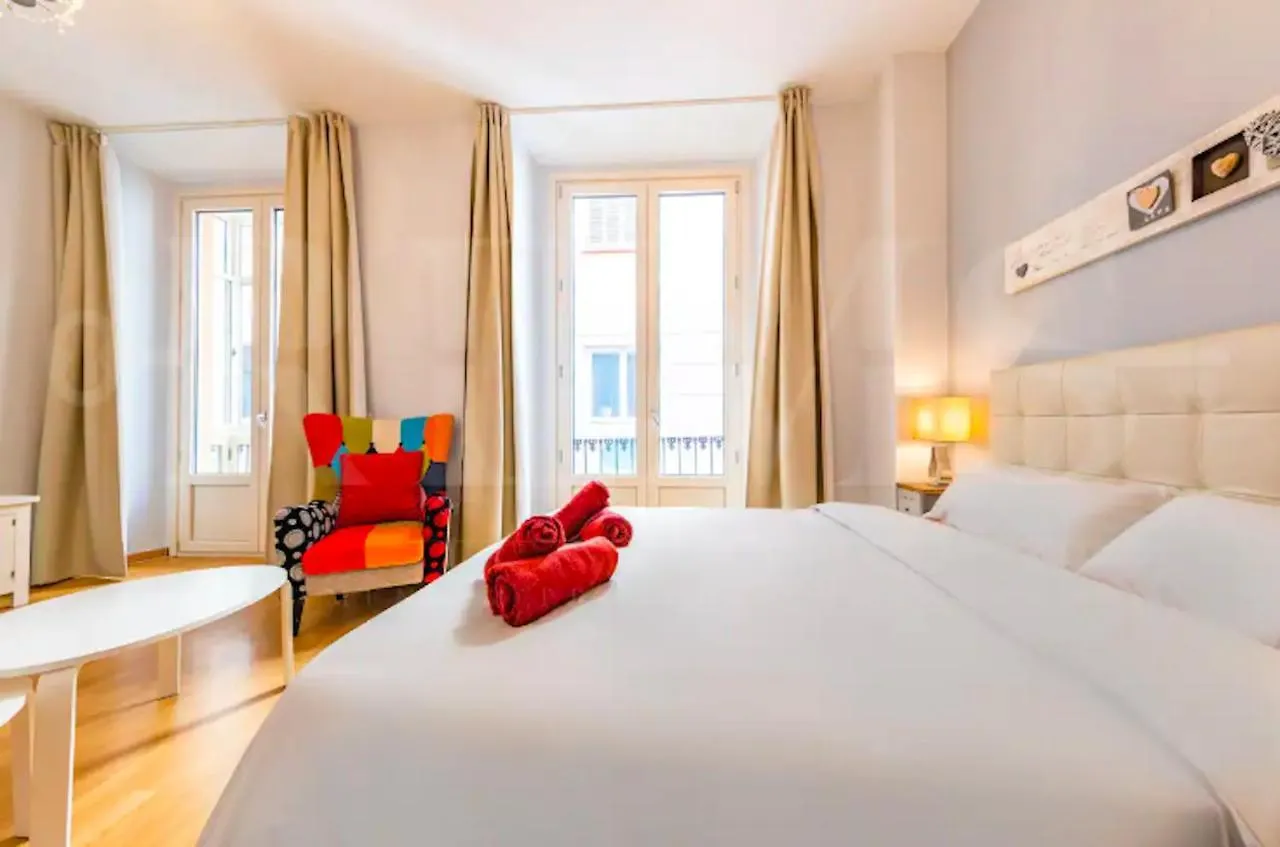 Holidays2Malaga Capitan Studio Renovated With Patio & Balconies In The City Center 0*, Malaga