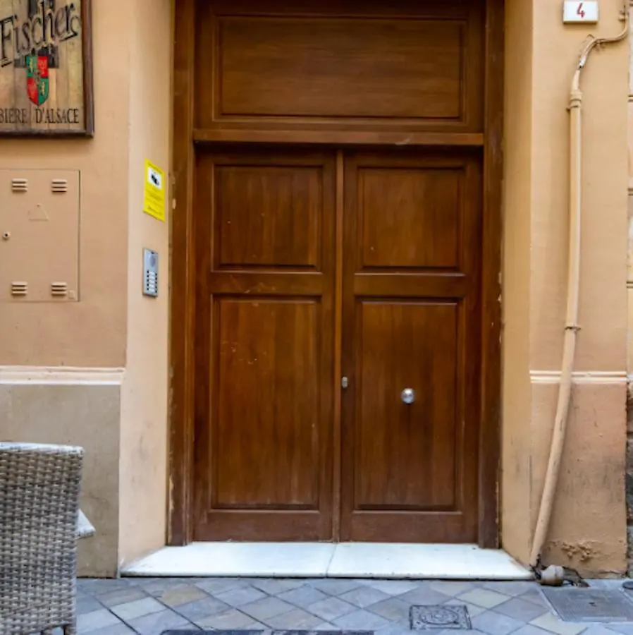 Apartment Holidays2Malaga Capitan Studio Renovated With Patio & Balconies In The City Center